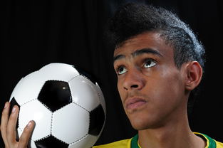 开云·Kaiyun网页版-英超球队赛季中期运动负荷监控与训练调整策略,英超球员体能